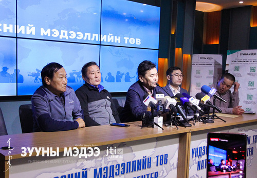 Хуулиа зөрчсөн УИХ-ын гишүүнд хариуцлага хүлээлгэх ёстой гэлээ